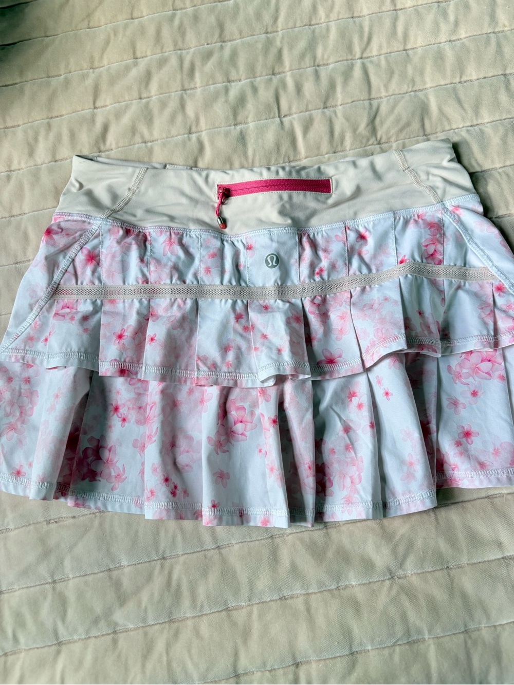 lululemon athletica White & Pink Floral Ruffle Skirt